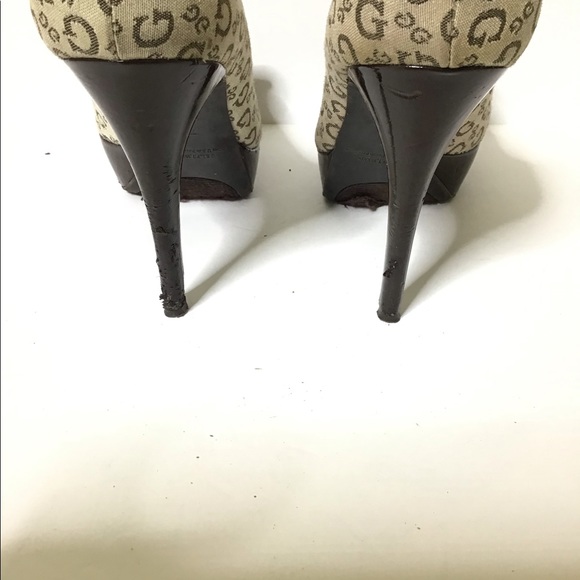 🚨guess tan logo print peep toe platform heels 7.5 - Picture 5 of 5